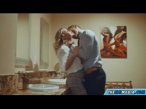 ❤️ Amikor egy bögyös szőke elcsábít egy nyilvános WC-ben ❤ Csak pornó at hu.com-fullporner.ru ️❤